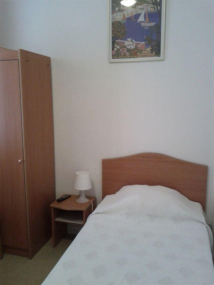 Hotel De Belgique A Menton 2* Menton