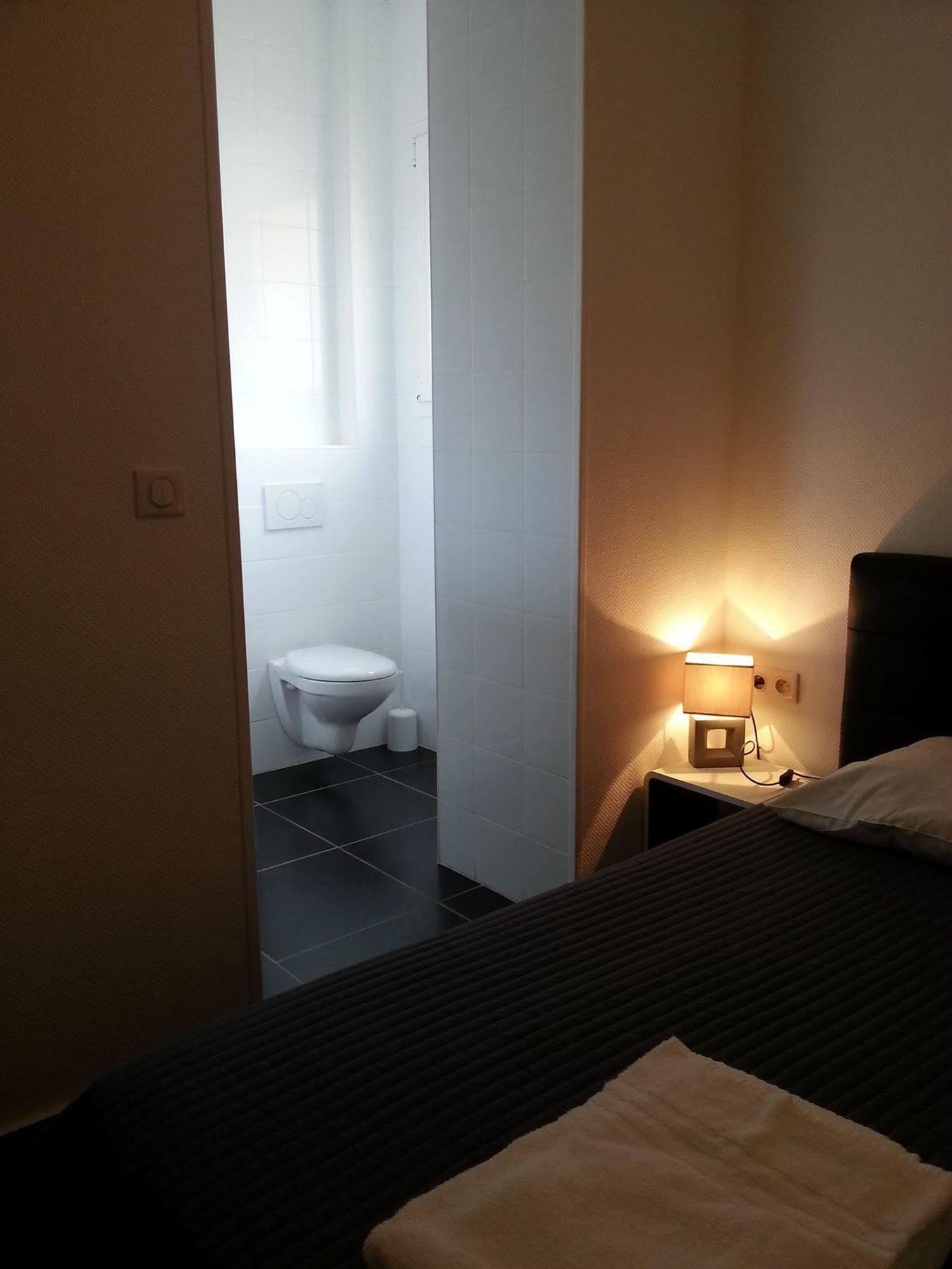 Hotel Hotel De Belgique A Menton 2*